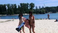 This Nude Babe Isnt Afraid To Go To The Nudist Beach